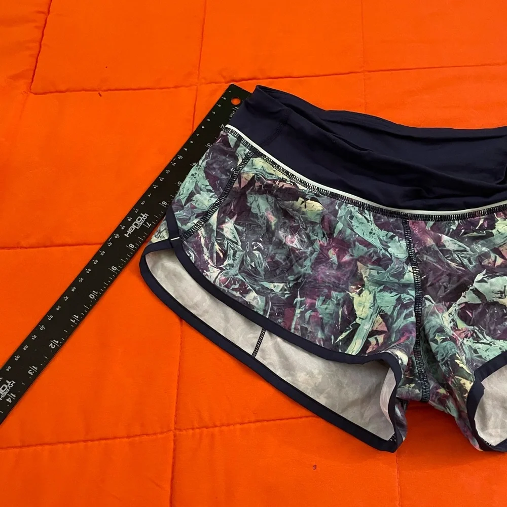Lululemon Shorts Womens 4 Athletic Gym & Running